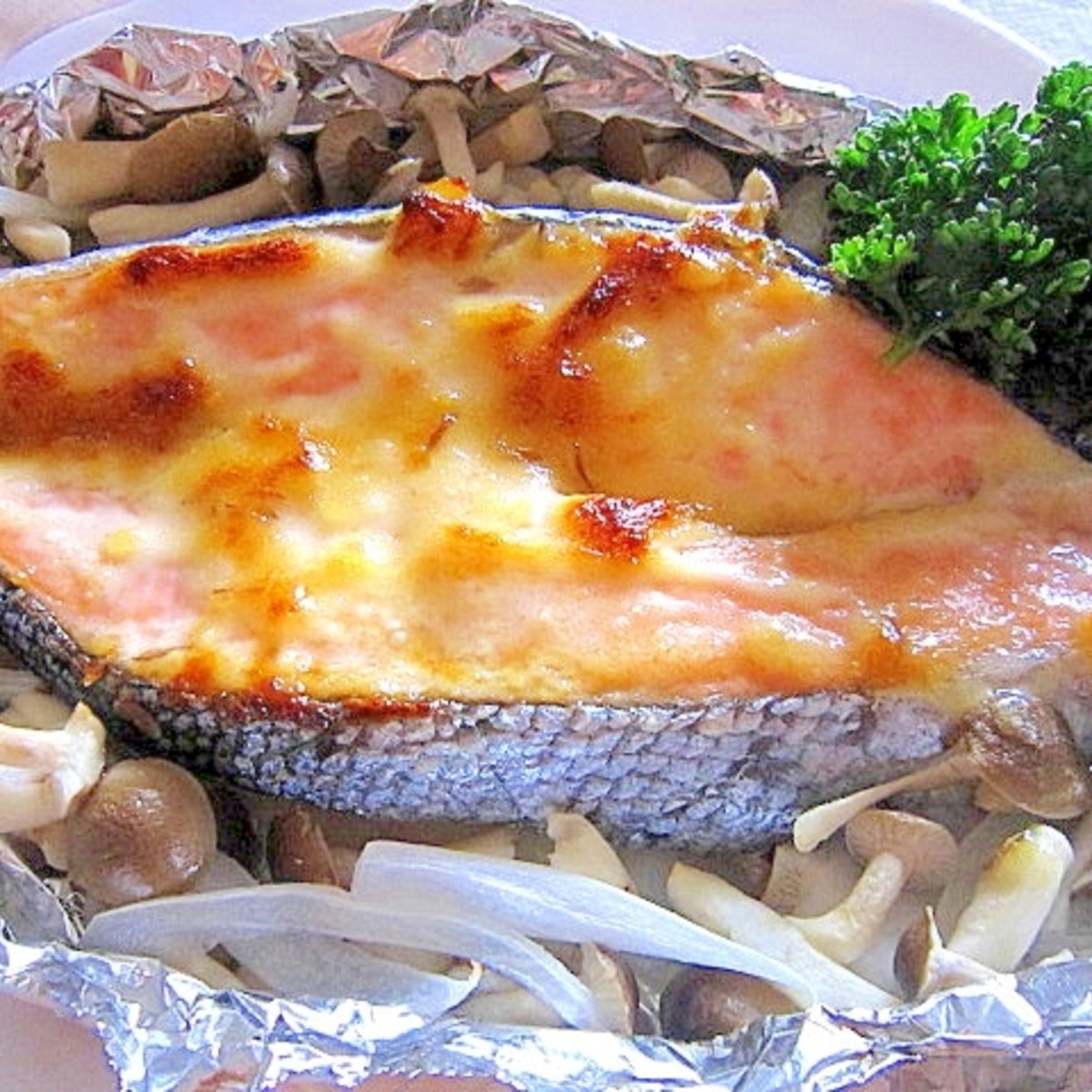 鮭のホイル焼き 新玉ねぎとしめじ入り レシピ 作り方 By Libre 楽天レシピ 鮭のホイル焼き 新玉ねぎとしめじ入り レシピ 作り方 By Libre 楽天レシピ